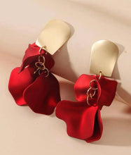 Load image into Gallery viewer, Flower Dangle Earrings - Shameca Sweet Thangs