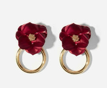 Load image into Gallery viewer, Flower Earrings - Shameca Sweet Thangs