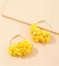 Load image into Gallery viewer, Flower Hoop Earring - Shameca Sweet Thangs