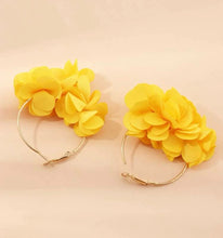 Load image into Gallery viewer, Flower Hoop Earring - Shameca Sweet Thangs
