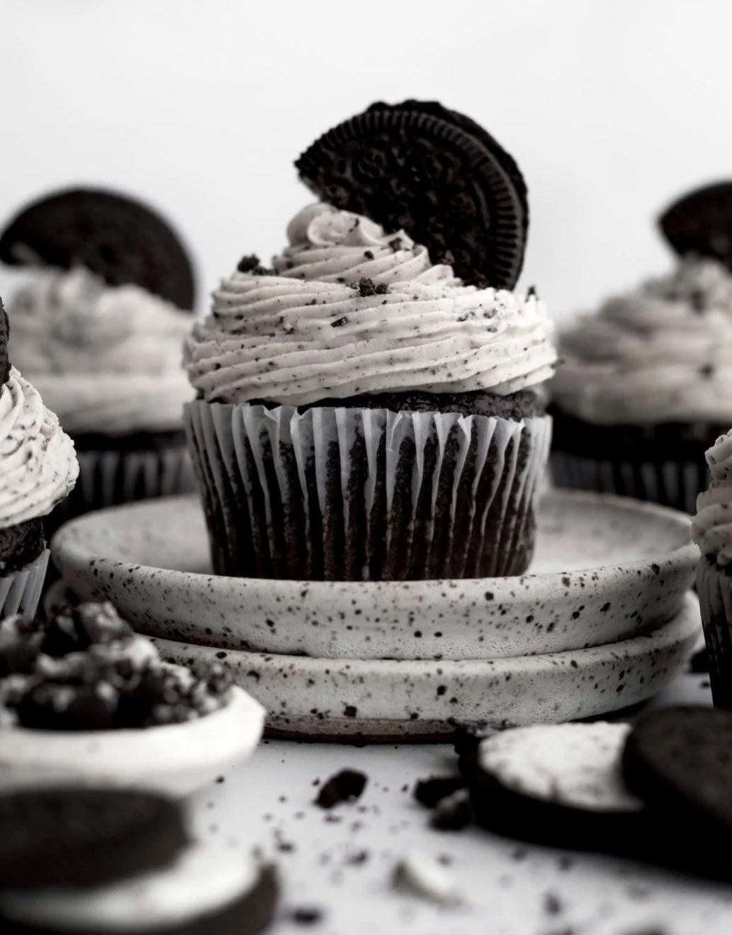 Chocolate Cookies & Cream Cupcakes